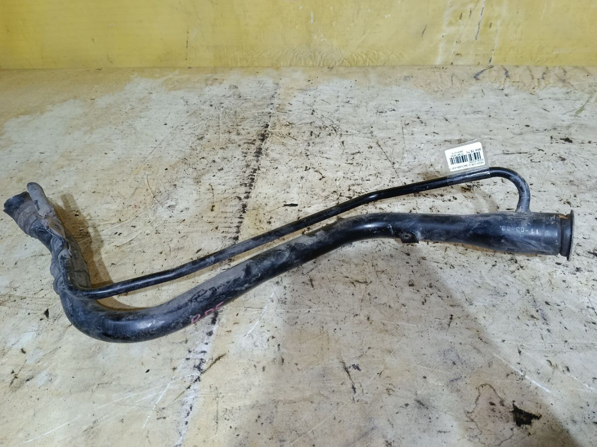 Заливная горловина топливного бака на Honda Cr-V RD5 K20A Фото 1