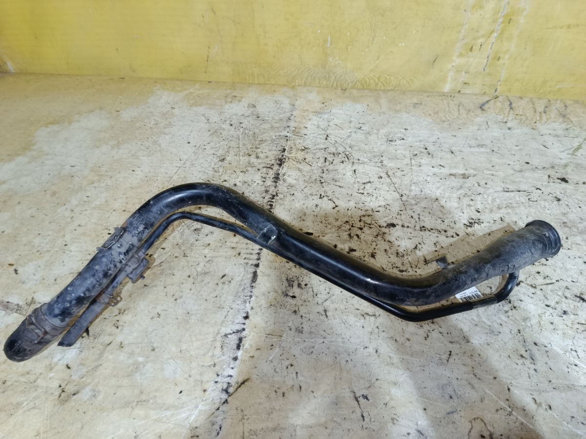 Заливная горловина топливного бака на Honda Cr-V RD5 K20A Фото 2