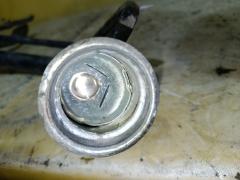 Заливная горловина топливного бака на Honda Cr-V RD5 K20A Фото 3