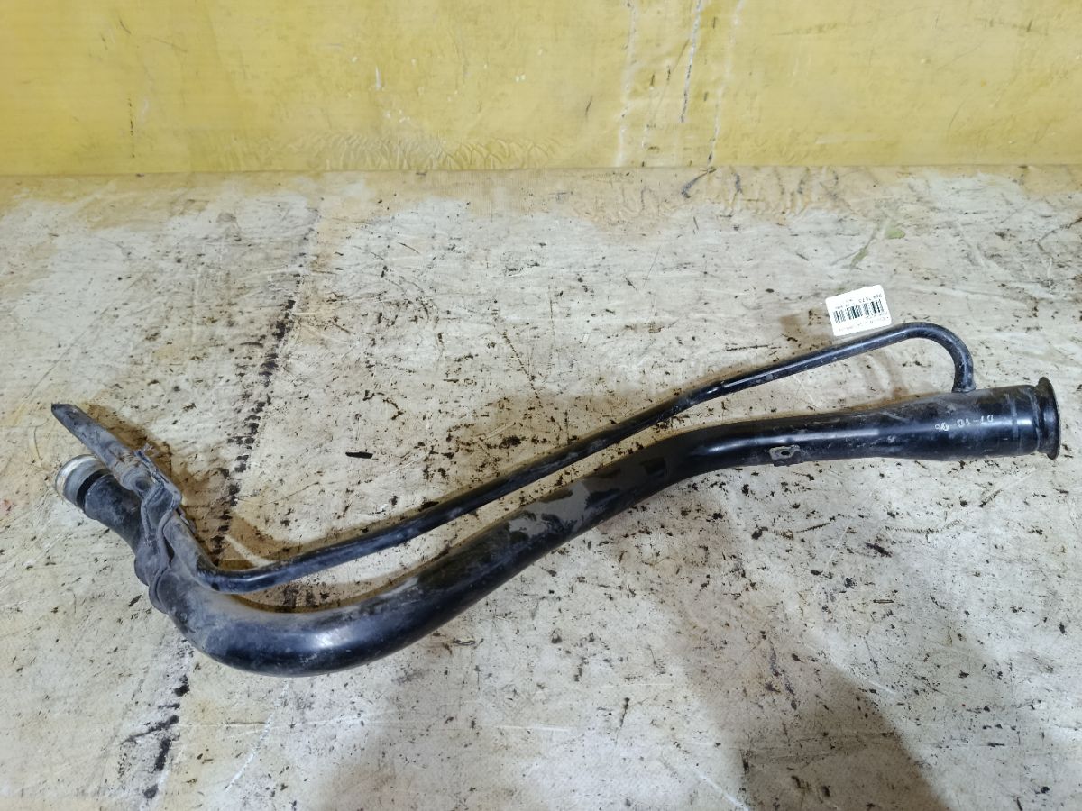 Заливная горловина топливного бака на Honda Cr-V RD5 K20A Фото 1