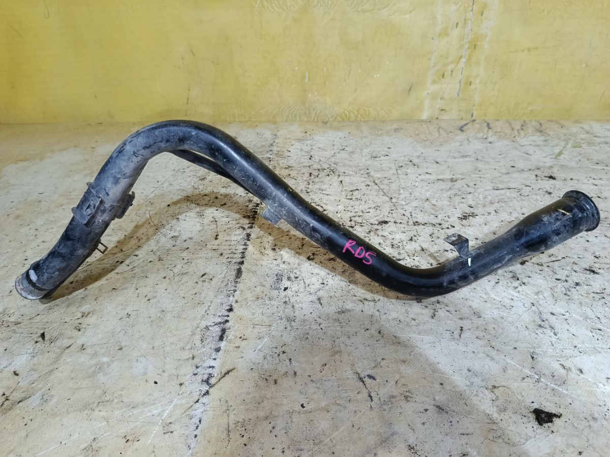 Заливная горловина топливного бака на Honda Cr-V RD5 K20A Фото 2