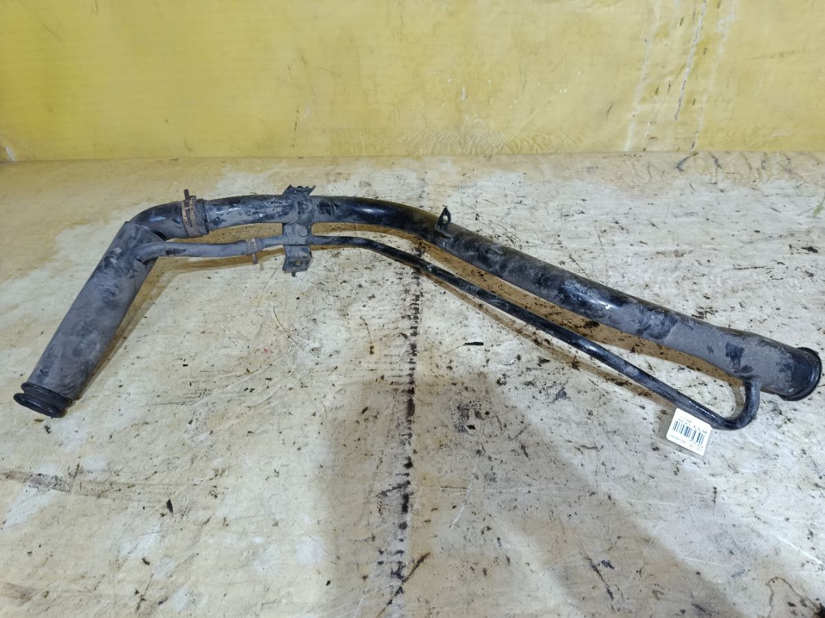 Заливная горловина топливного бака на Honda Cr-V RD5 K20A Фото 1