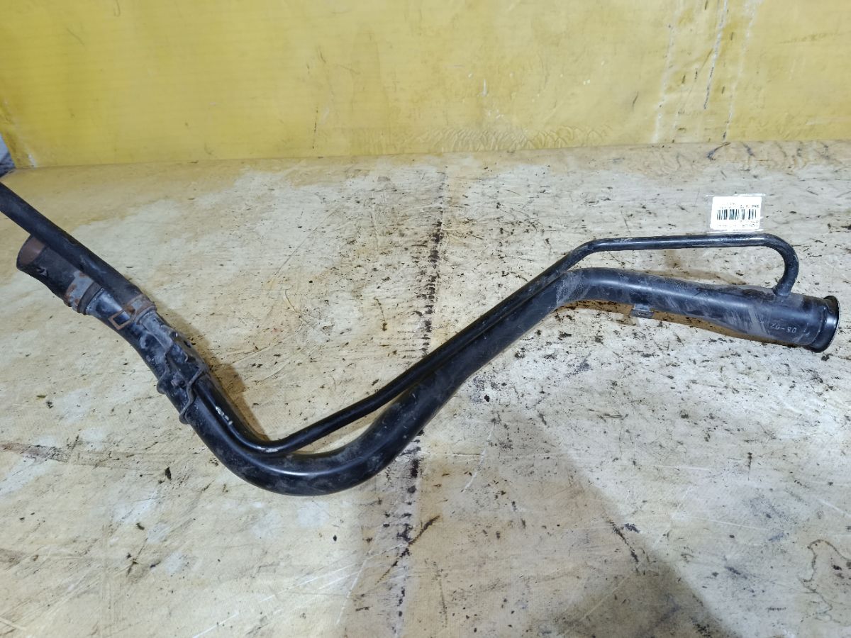 Заливная горловина топливного бака на Honda Cr-V RD5 K20A Фото 1