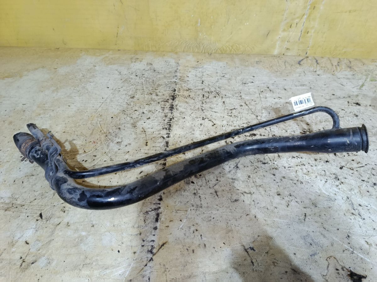 Заливная горловина топливного бака на Honda Cr-V RD5 K20A Фото 1