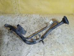 Заливная горловина топливного бака на Nissan X-Trail NT30 QR20DE