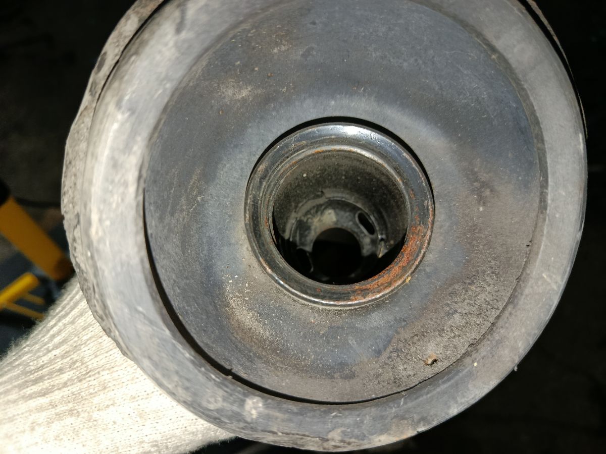 Заливная горловина топливного бака на Nissan X-Trail NT30 QR20DE Фото 3