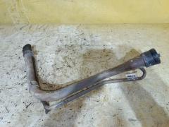 Заливная горловина топливного бака 77201-52050 на Toyota Vitz SCP10 1SZ-FE Фото 2