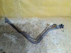 Заливная горловина топливного бака на Mitsubishi Chariot Grandis N84W 4G64
