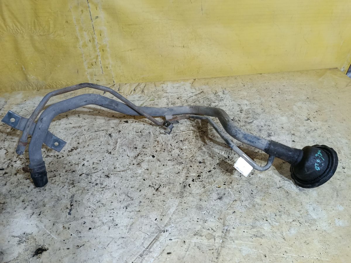 Заливная горловина топливного бака на Nissan Teana J31 VQ23DE Фото 2