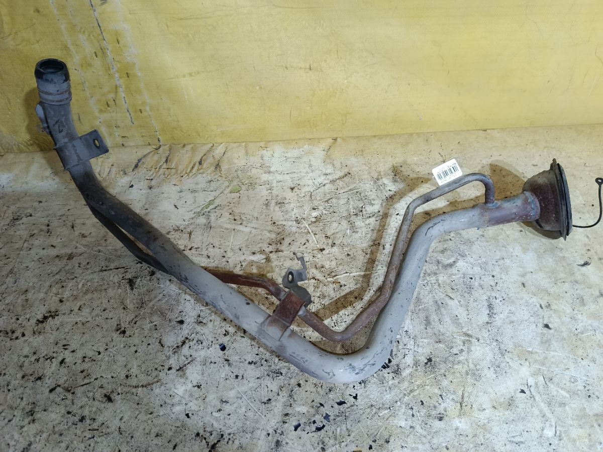 Заливная горловина топливного бака на Nissan Teana J31 VQ23DE Фото 1