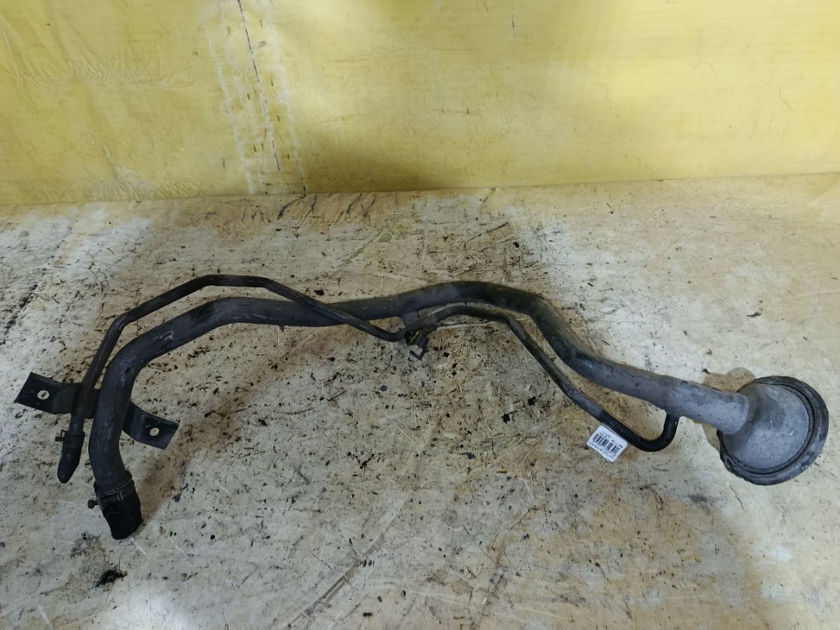 Заливная горловина топливного бака на Nissan Teana J31 VQ23DE Фото 2