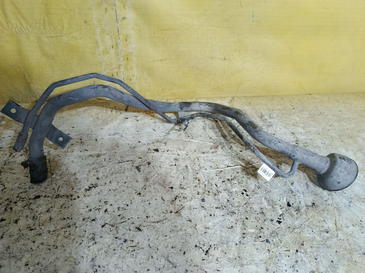 Заливная горловина топливного бака на Nissan Teana J31 VQ23DE Фото 3