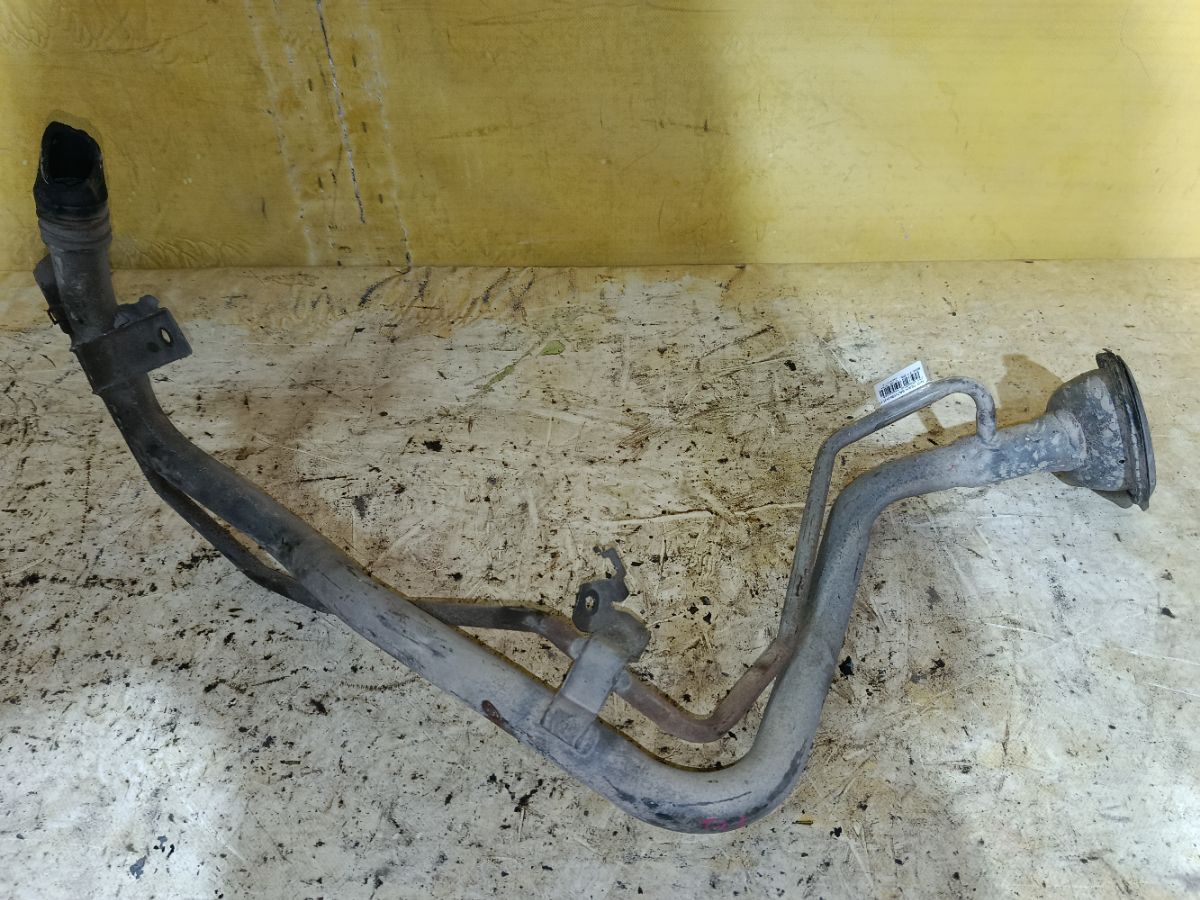 Заливная горловина топливного бака на Nissan Teana J31 VQ23DE Фото 1