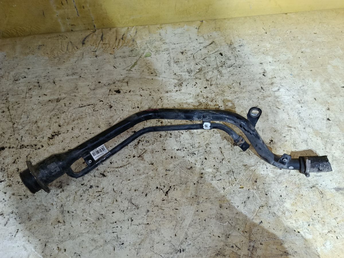 Заливная горловина топливного бака на Mazda Tribute EP3W L3 Фото 2