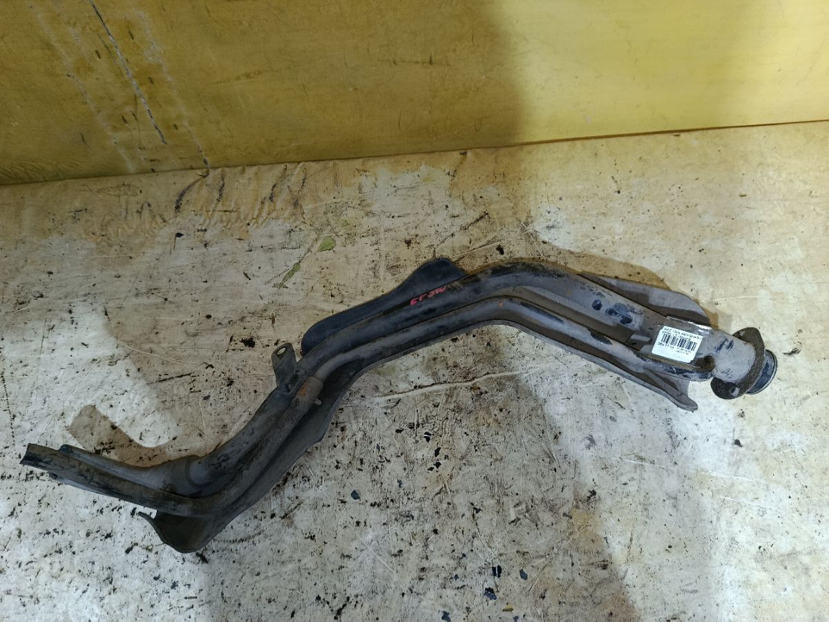 Заливная горловина топливного бака на Mazda Tribute EP3W L3 Фото 1