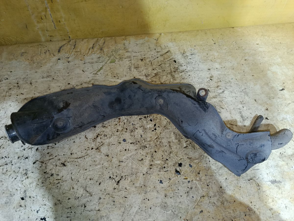 Заливная горловина топливного бака на Mazda Tribute EP3W L3 Фото 2