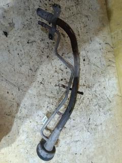 Заливная горловина топливного бака 1722131U00, 1722131U01, 1722131U02 на Nissan Cefiro A32 VQ20DE Фото 2