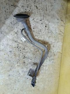 Заливная горловина топливного бака на Nissan Sunny FB15 QG15DE Фото 2