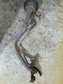 Заливная горловина топливного бака на Nissan Sunny FB15 QG15DE