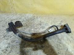 Заливная горловина топливного бака на Nissan Sunny FB15 QG15DE