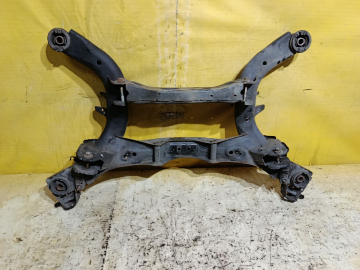 Балка подвески на Nissan Teana J31 VQ23DE Фото 1