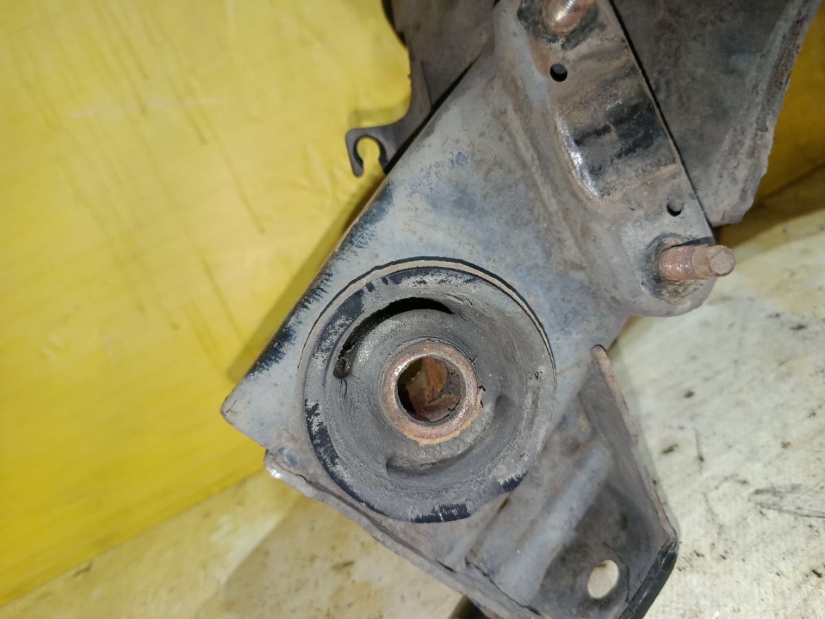 Балка подвески на Nissan Teana J31 VQ23DE Фото 2