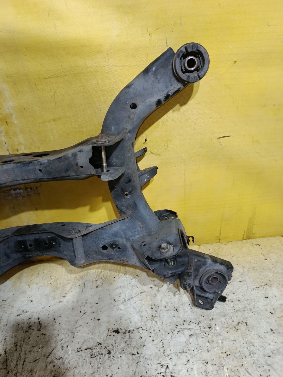 Балка подвески на Nissan Teana J31 VQ23DE Фото 5