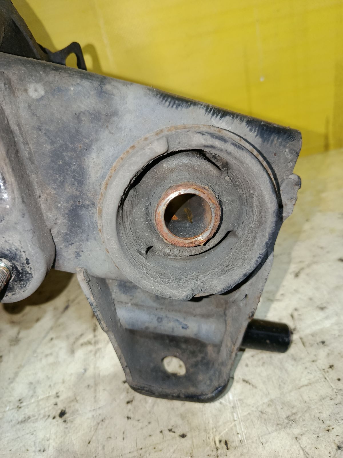 Балка подвески на Nissan Teana J31 VQ23DE Фото 7