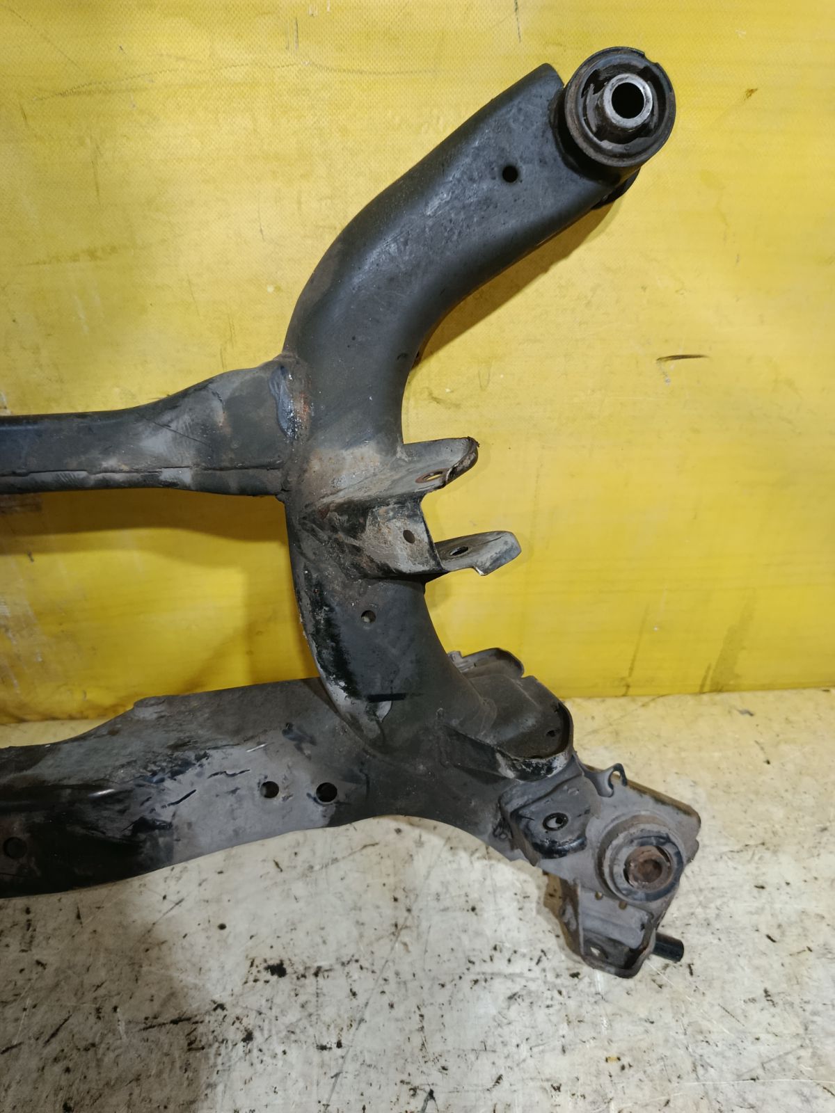 Балка подвески на Nissan Teana J31 VQ23DE Фото 10