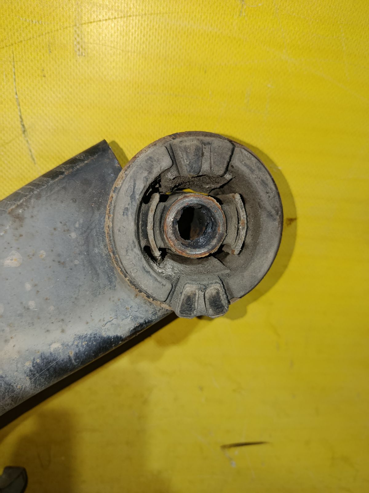 Балка подвески на Nissan Teana J31 VQ23DE Фото 6