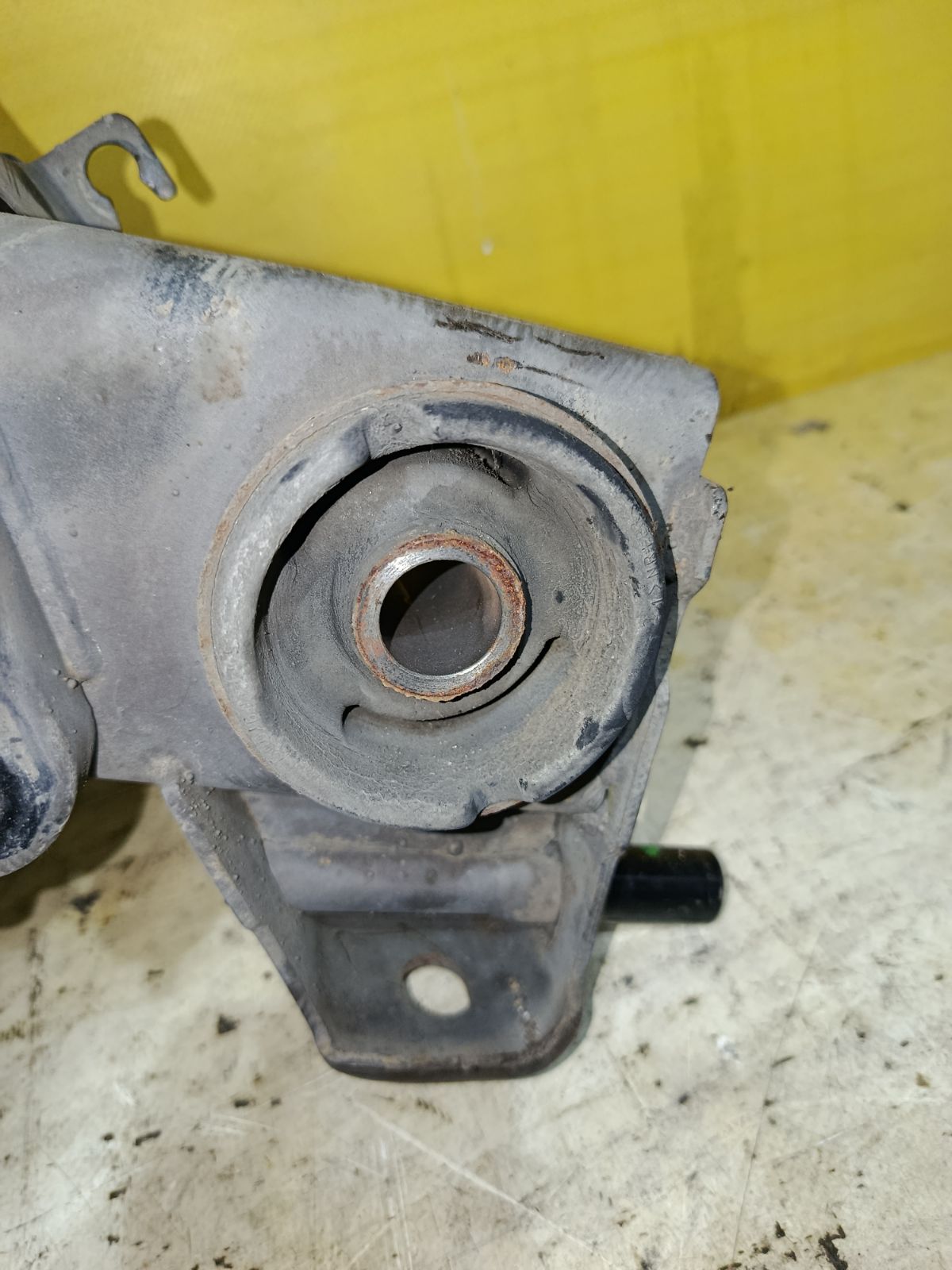 Балка подвески на Nissan Teana J31 VQ23DE Фото 7