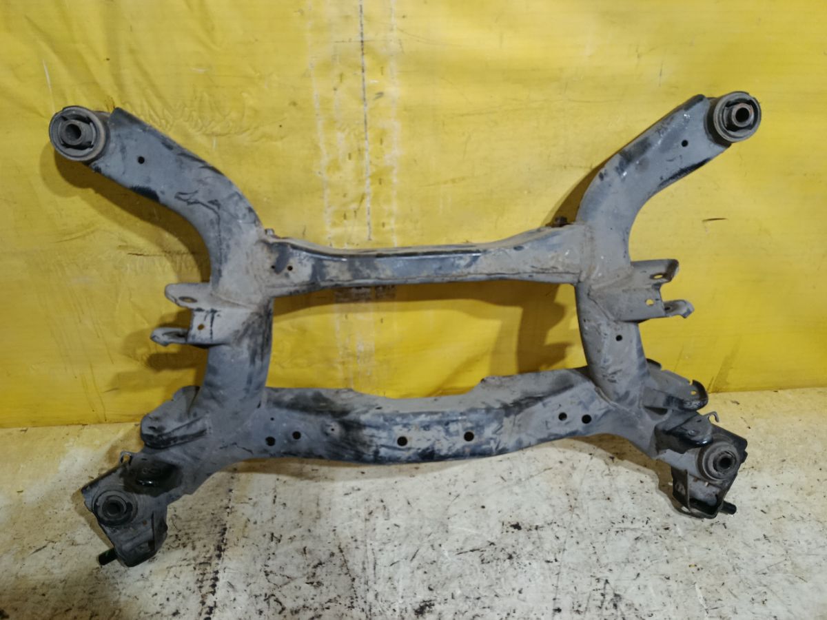 Балка подвески на Nissan Teana J31 VQ23DE Фото 10