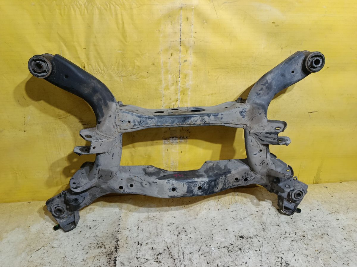 Балка подвески на Nissan Teana J31 VQ23DE Фото 8