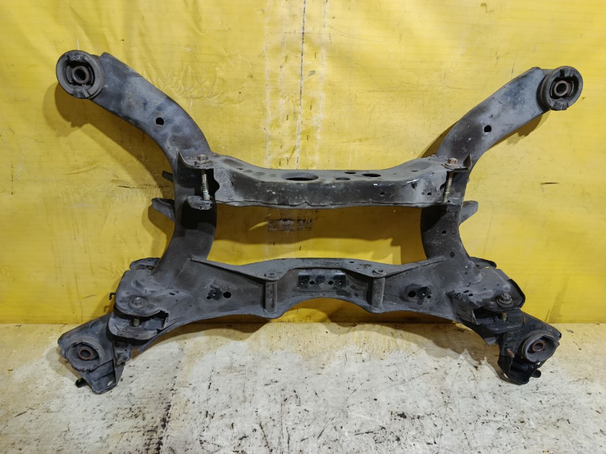 Балка подвески на Nissan Teana J31 VQ23DE Фото 1