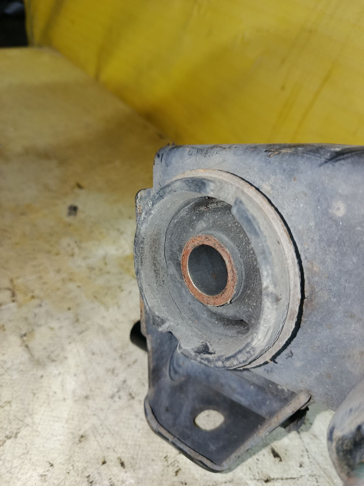 Балка подвески на Nissan Teana J31 VQ23DE Фото 4