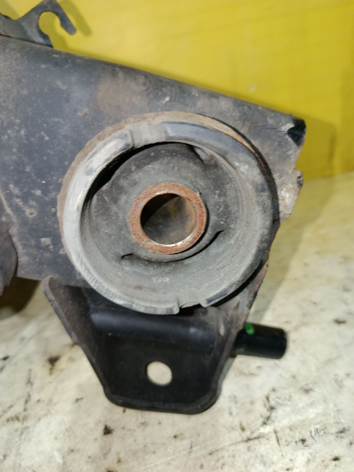 Балка подвески на Nissan Teana J31 VQ23DE Фото 6