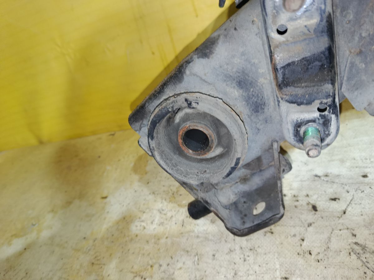 Балка подвески на Nissan Teana J31 VQ23DE Фото 3