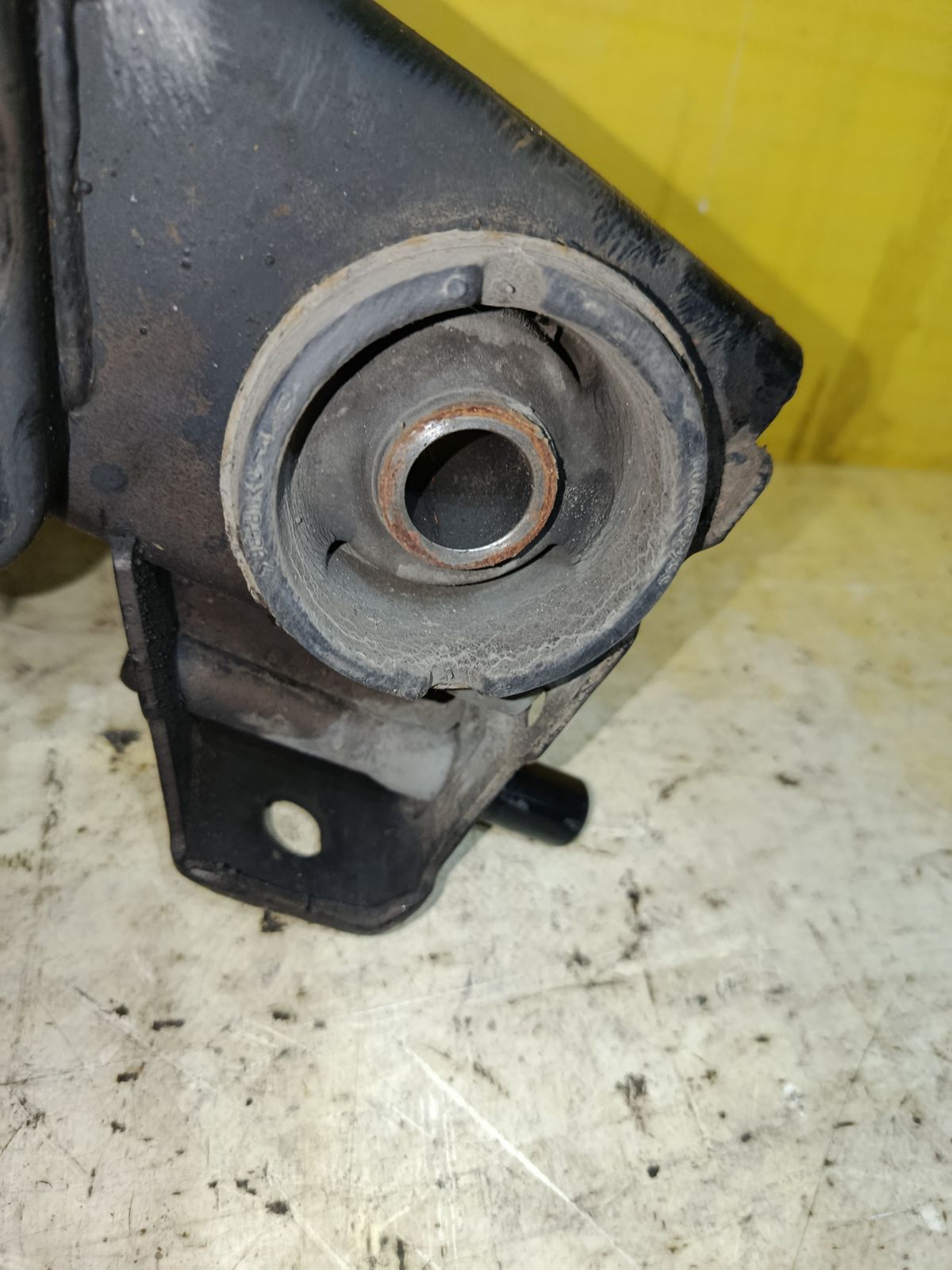 Балка подвески на Nissan Teana J31 VQ23DE Фото 4