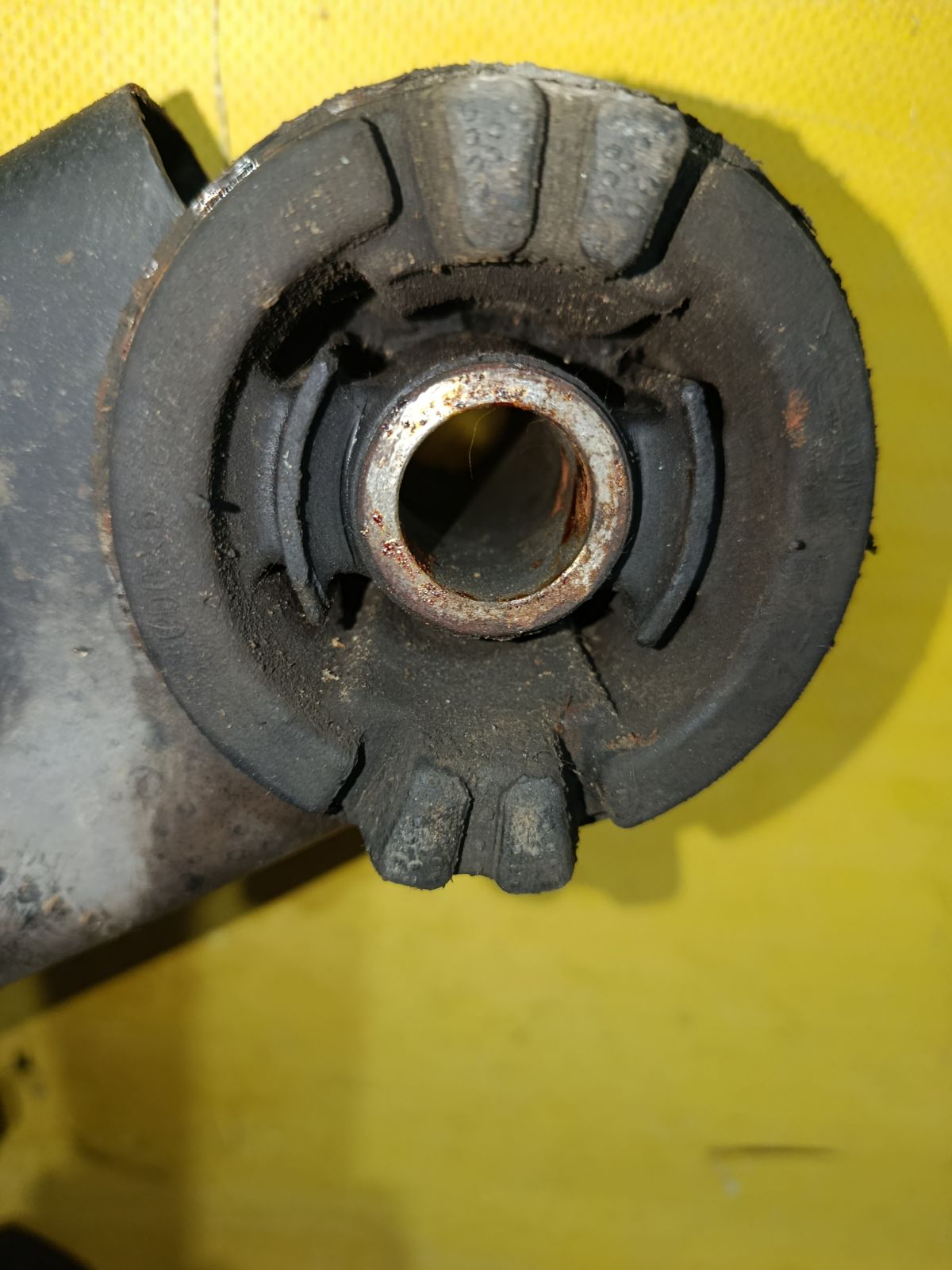 Балка подвески на Nissan Teana J31 VQ23DE Фото 5