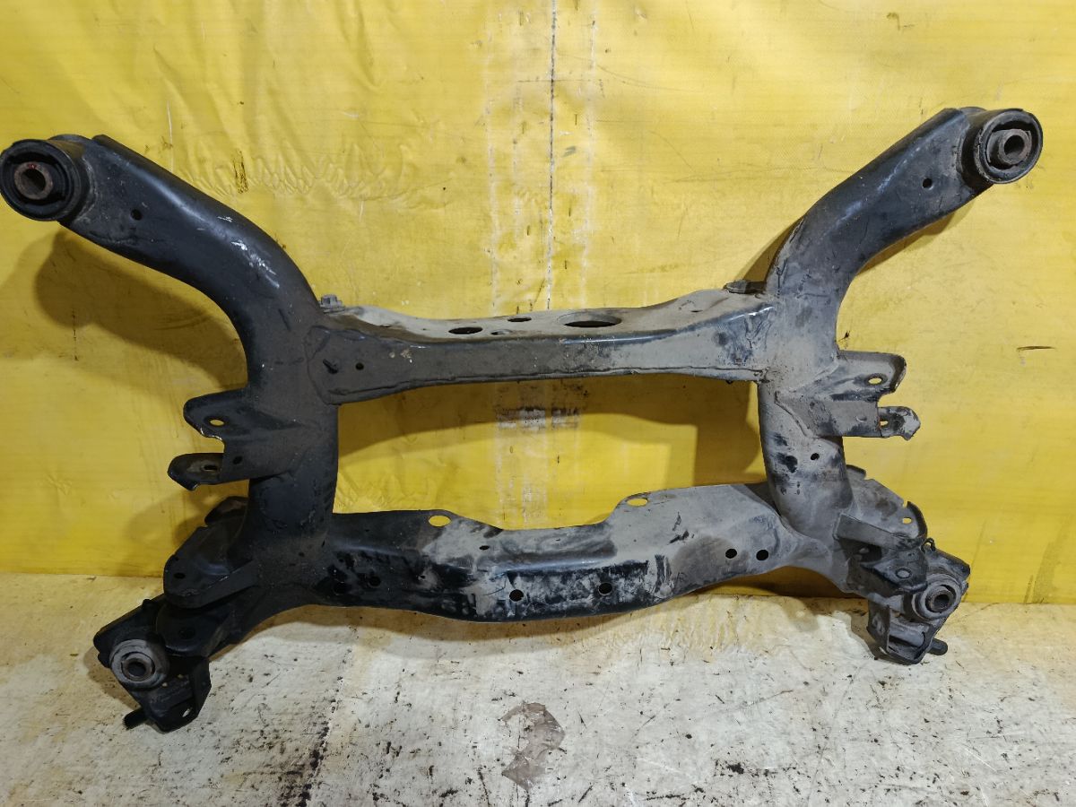 Балка подвески на Nissan Teana J31 VQ23DE Фото 8