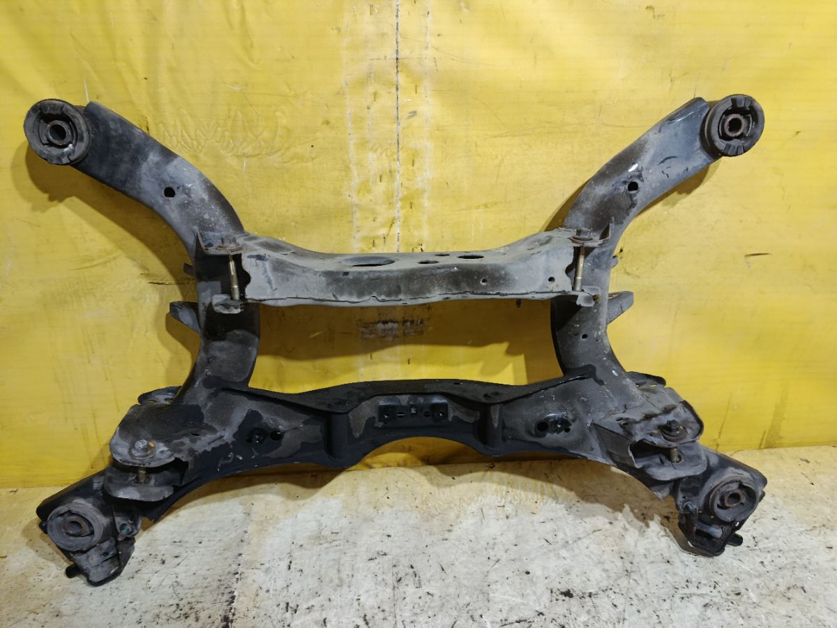 Балка подвески на Nissan Teana J31 VQ23DE Фото 1