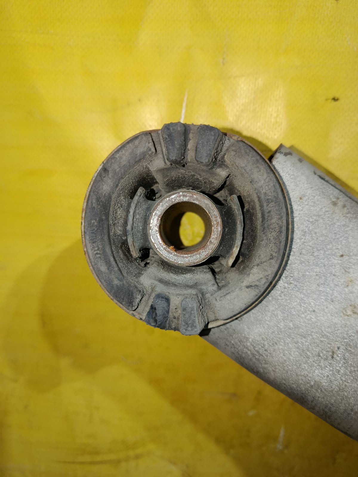 Балка подвески на Nissan Teana J31 VQ23DE Фото 2