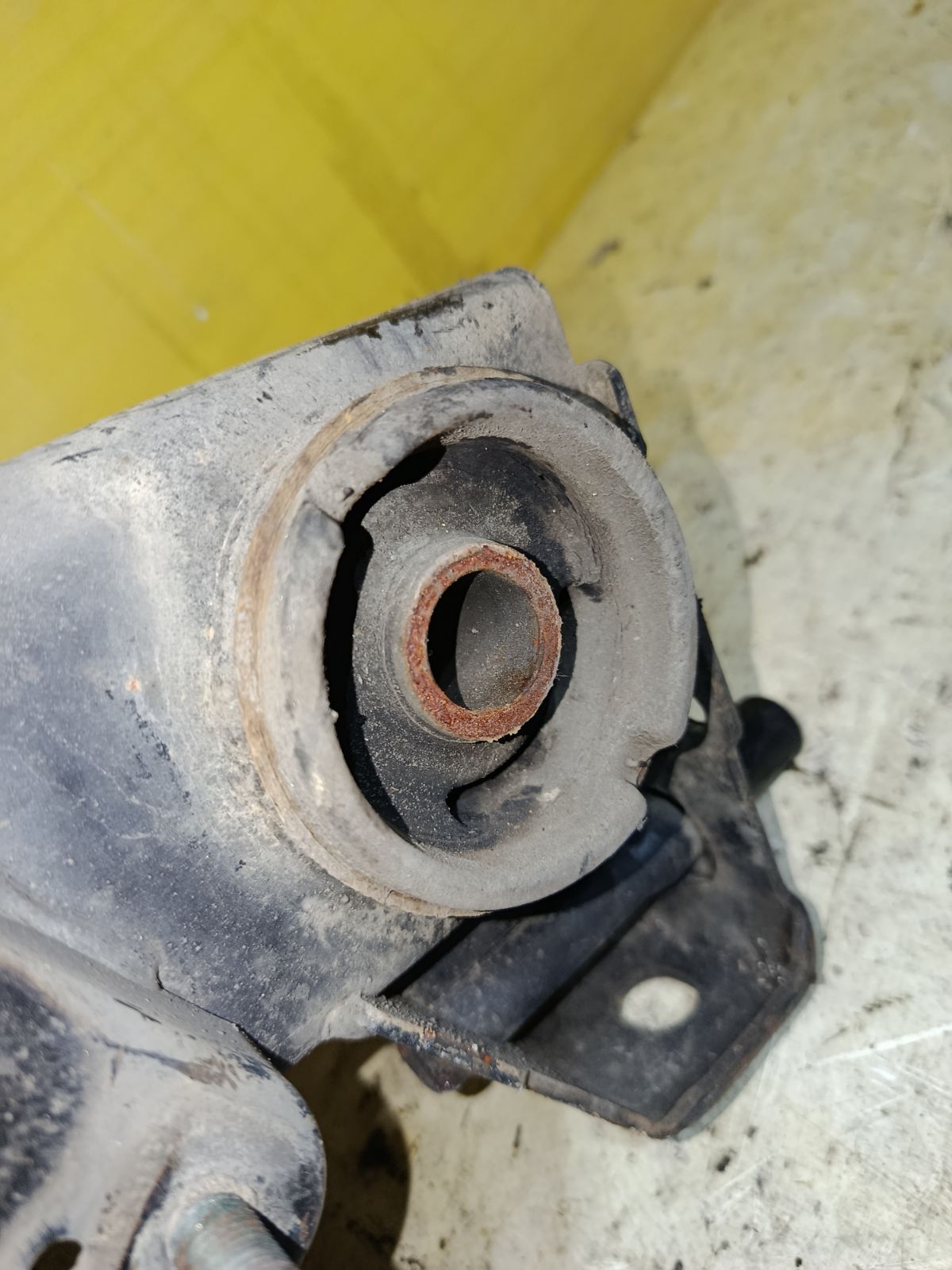 Балка подвески на Nissan Teana J31 VQ23DE Фото 4