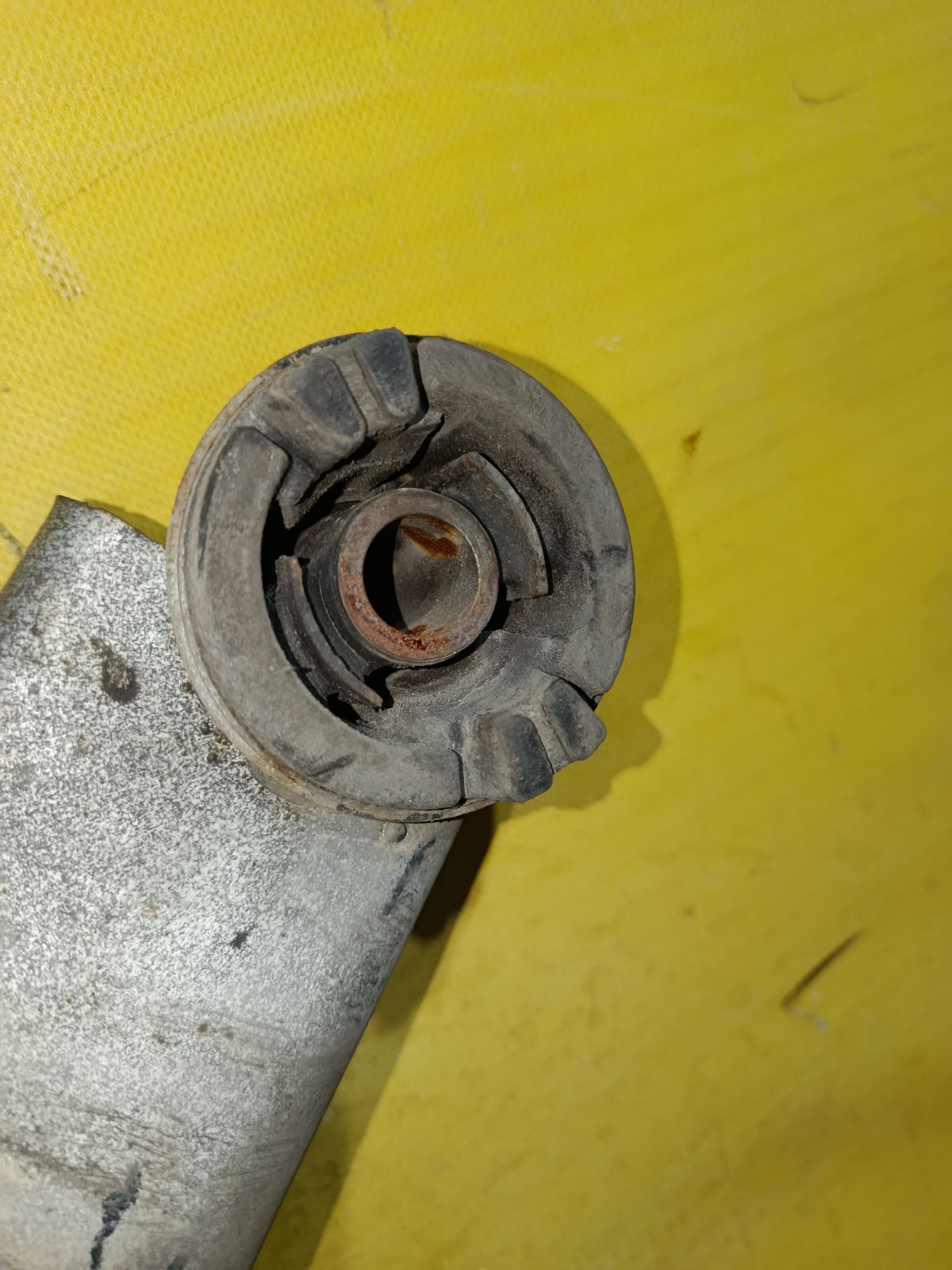 Балка подвески на Nissan Teana J31 VQ23DE Фото 5