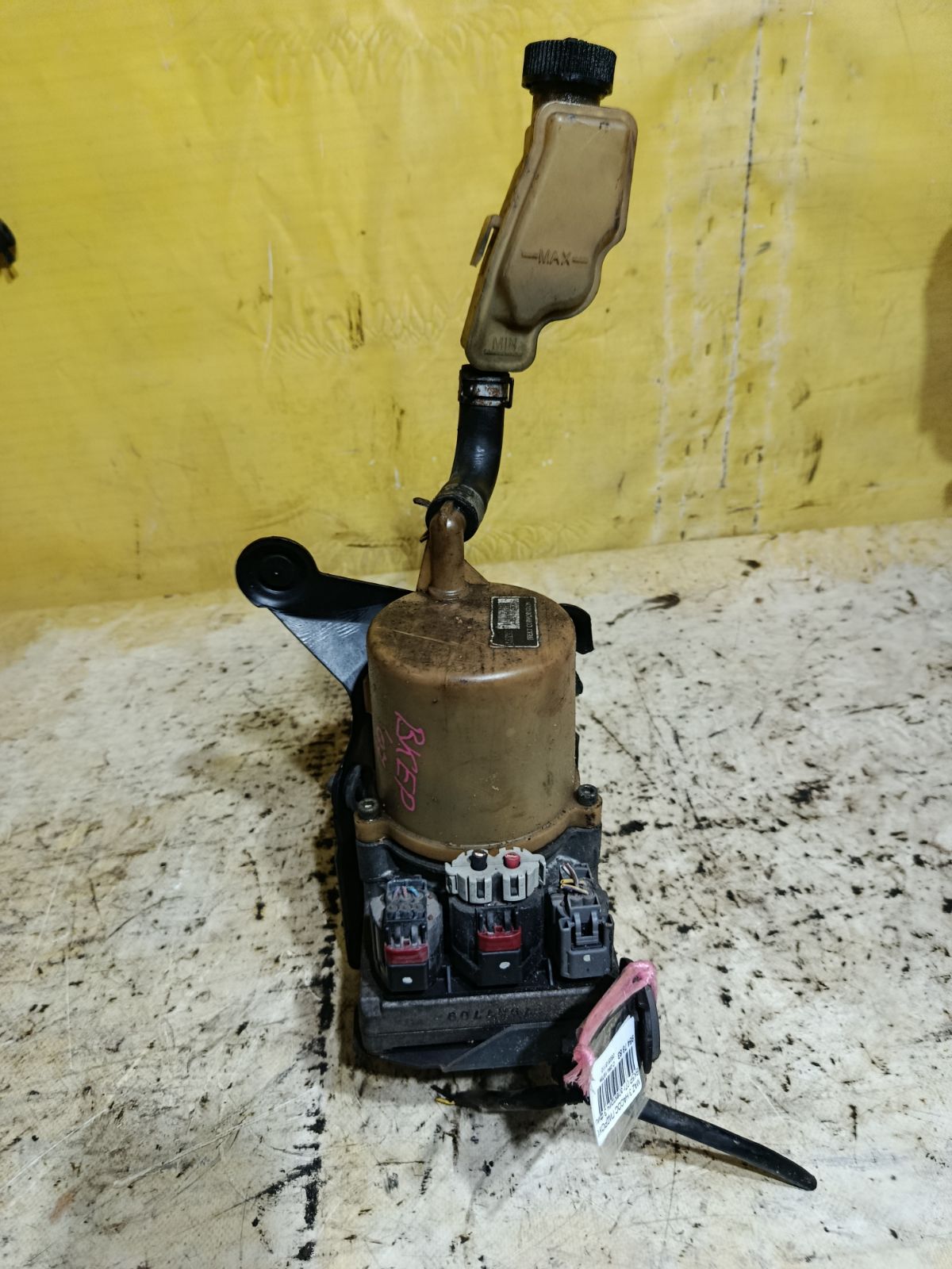 Насос гидроусилителя на Mazda 3 BK5P Фото 1