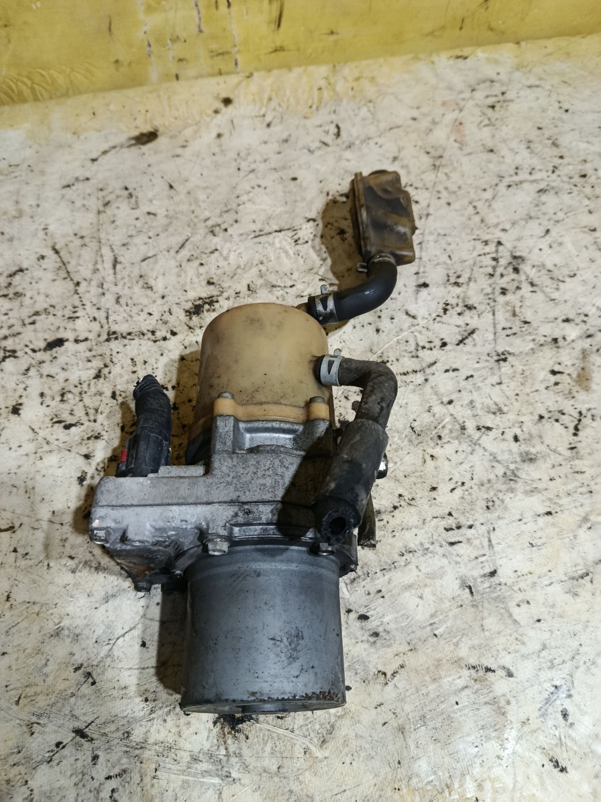 Насос гидроусилителя на Mazda 3 BLEFW Фото 3