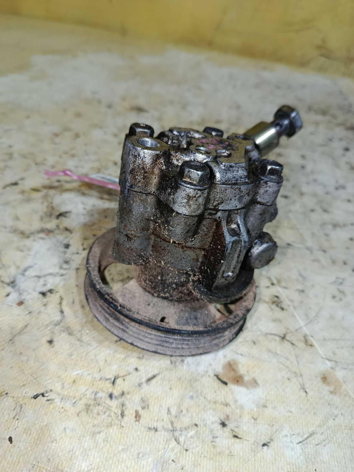 Насос гидроусилителя на Nissan Teana J31 VQ23DE Фото 4