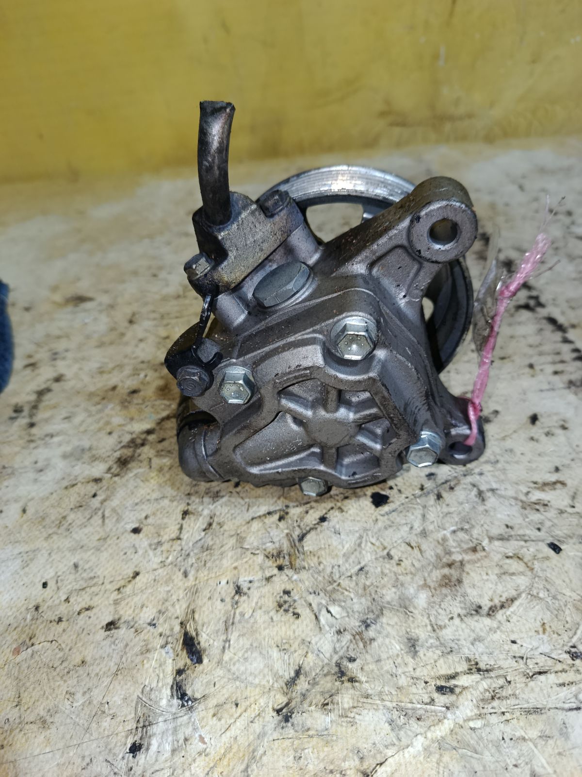 Насос гидроусилителя на Honda Stream RN3 K20A Фото 3