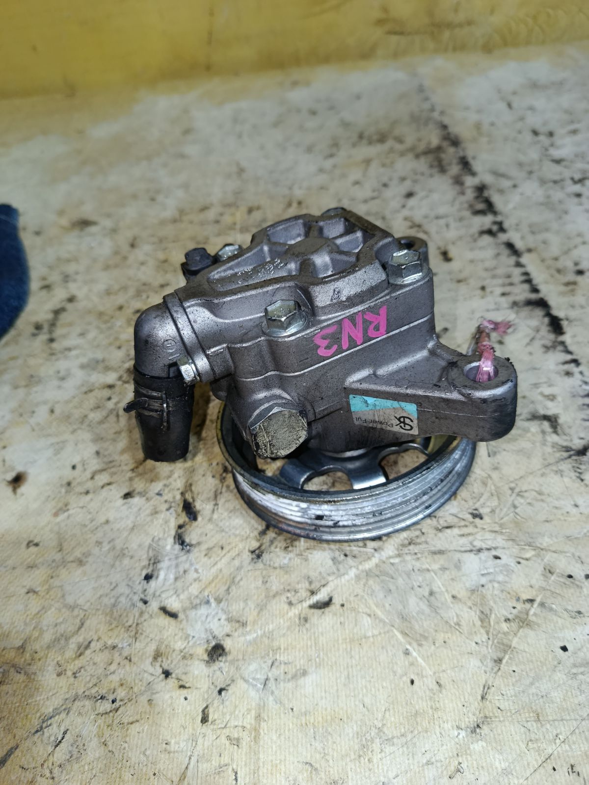 Насос гидроусилителя на Honda Stream RN3 K20A Фото 4