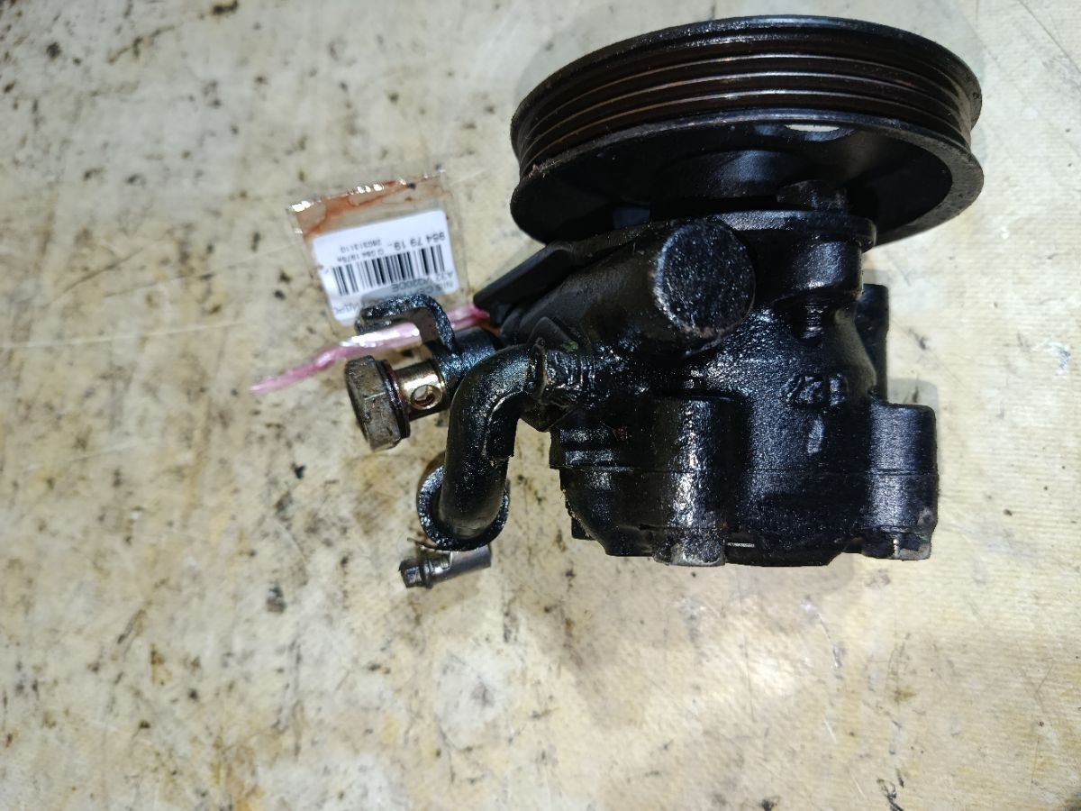 Насос гидроусилителя на Nissan Cefiro A32 VQ20DE Фото 2